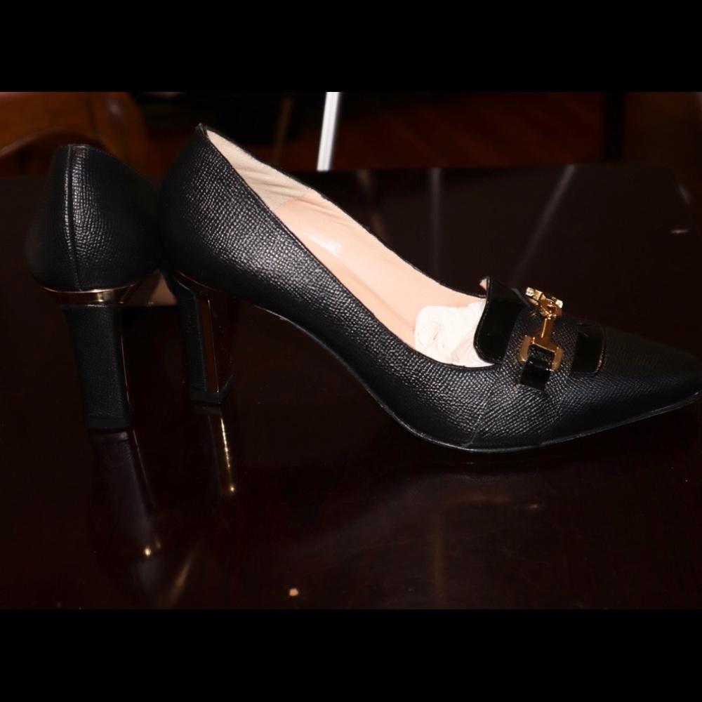 Vero Cuoio Leather Black and Gold Heel